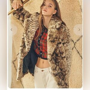 Jakke Heather snake skin faux fur coat sz 2 - 4
